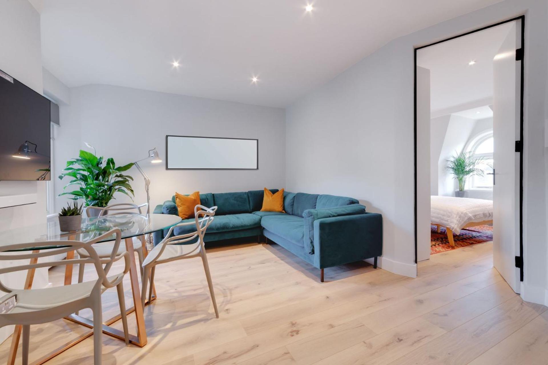 Stairway To Heaven - Fitzrovia - By Frankie Says Apartment London Exterior photo