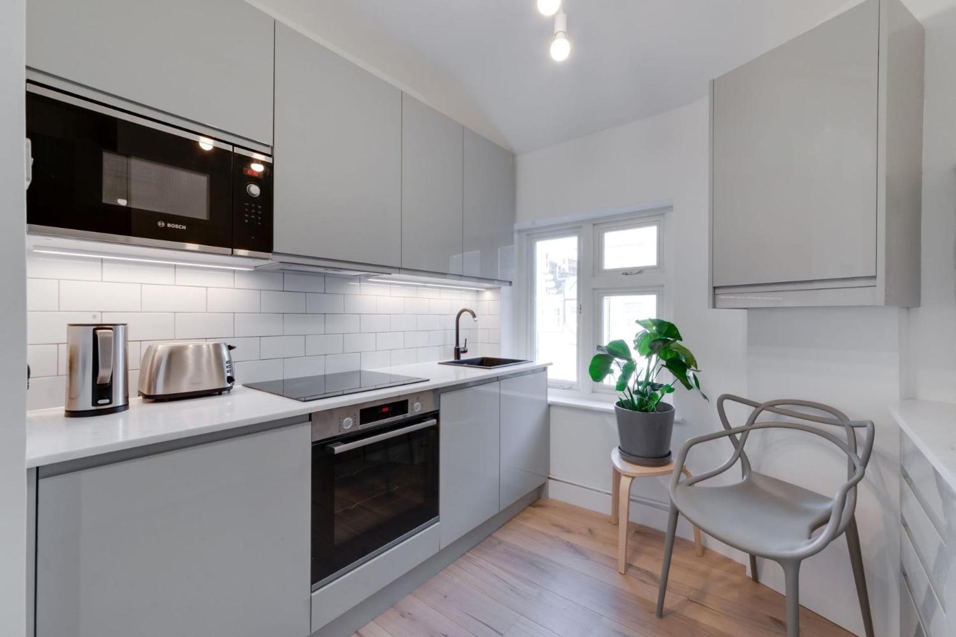 Stairway To Heaven - Fitzrovia - By Frankie Says Apartment London Exterior photo